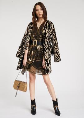 ABRIGO DE ECOPIEL CON ESTAMPADO DE LEOPARDO