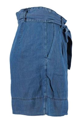 BERMUDA DE MUJER CON PINZAS EN TENCEL