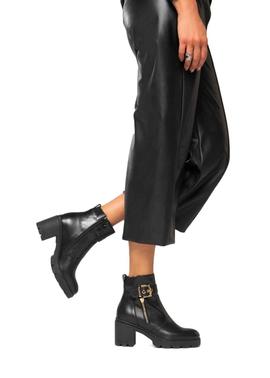 BOTA DE CAÑA BAJA DE MUJER EN PIEL NEGRA
