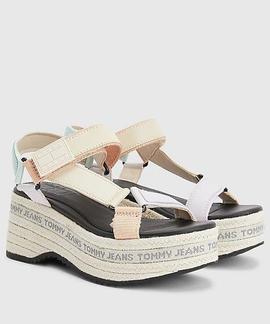 SANDALIAS DE PIEL CON CUÑA ALTA DE ESPARTO