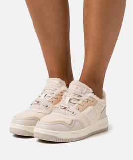 ZAPATILLAS TOMMY JEANS WARM BASKET STONY BEIGE