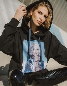 SUDADERA OVERSIZE CON CAPUCHA CARMEN DELL NEGRA