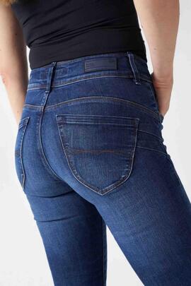 PANTALÓN VAQUERO SECRET SLIM HIGH RISE PUSH IN MEDIUM WASH
