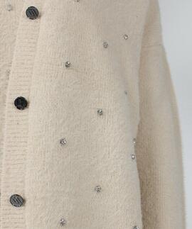 CHAQUETA LARGA DE PUNTO CON APLIQUES DE PEDRERIA BEIGE