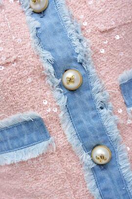 CHAQUETA CHANEL TWEED ROSA CON DETALLES EN DENIM
