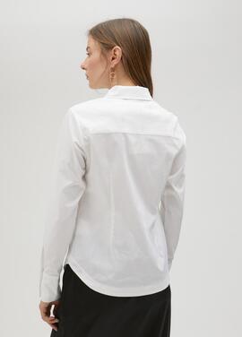 CAMISA AJUSTADA BLANCA CON LOGO BORDADO