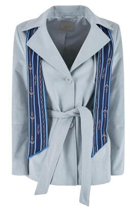 CHAQUETA DE MUJER ECOPIEL AZUL PASTEL CON DETALLE MARINERO