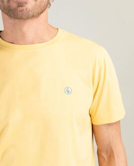 CAMISETA CUELLO CAJA GARMENT DYED MOSTAZA