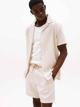 PANTALÓN CORTO TEXTURIZADO REGULAR FIT RAYAS BEIGE