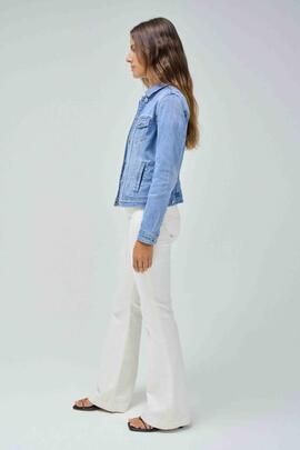 CAZADORA VAQUERA SLIM FIT EN DENIM AZUL