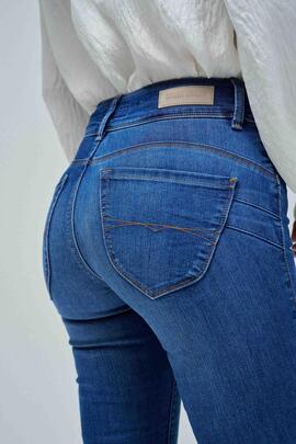 PANTALÓN VAQUERO SECRET SLIM HIGH RISE PUSH IN SOFT TOUCH