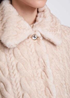 CHAQUETA DE PIEL SINTÉTICA BEIGE CON CINTURÓN