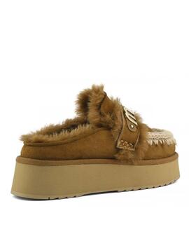 ZUECO PLATFORM CLOG WITH STRAP LOGO COGNAC