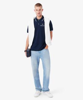 POLO CORTE CLÁSICO CON DETALLE EN EL BOLSILLO AZUL MARINO