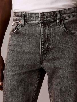 PANTALÓN VAQUERO CK SLIM TAPERED OYSTER GREY GRIS