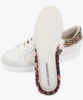 DEPORTIVA CON LOGO Y DETALLES ANIMAL PRINT CRUDO M