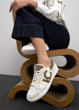 DEPORTIVA CON LOGO Y DETALLES ANIMAL PRINT CRUDO M