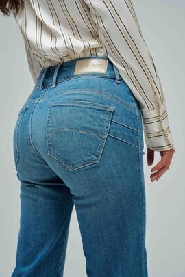PANTALÓN VAQUERO SECRET STRAIGHT PUSH IN CON BOLSOS PLASTRÓN