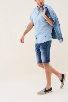 CAMISA DE COLOR LAVADO SLIM FIT CELESTE